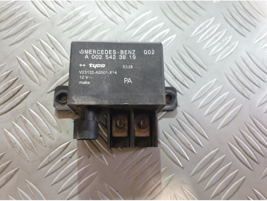 Реле за Mercedes E Class W211 2.7CDI Sedan Реле за Mercedes E Class W211 2.7CDI Sedan