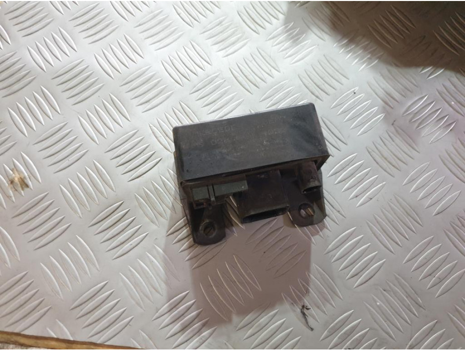 Реле за подгревни свещи за Mercedes E Class W211 2.7CDI Реле за подгревни свещи за Mercedes E Class W211 2.7CDI