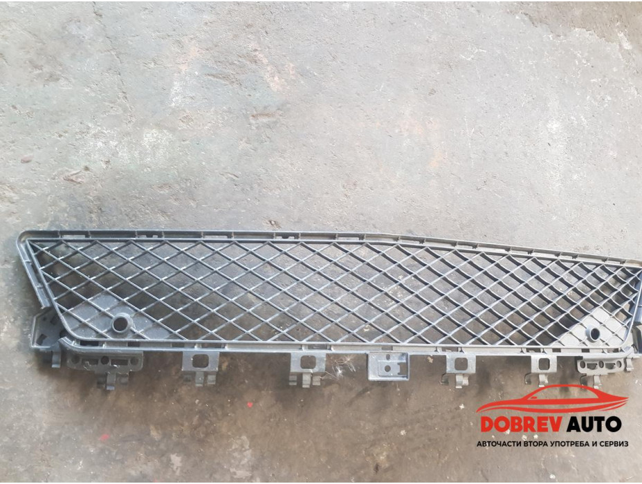 Решетка предна броня за Mercedes C Class W204