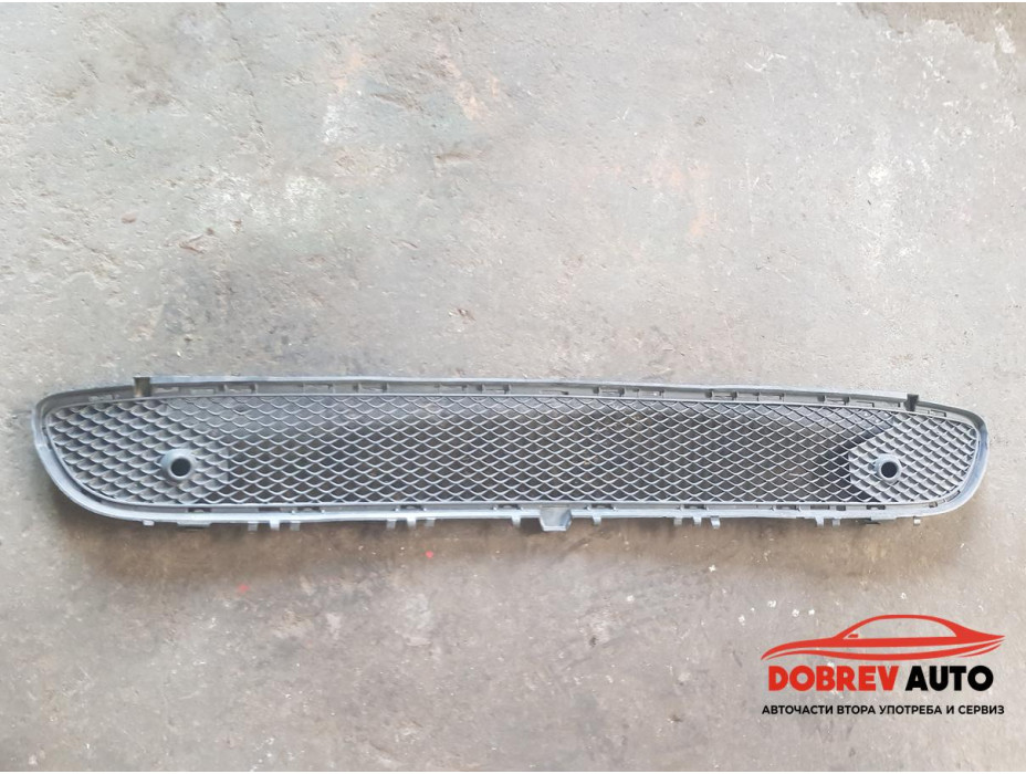 Решетка предна броня за Mercedes GLA Class W156