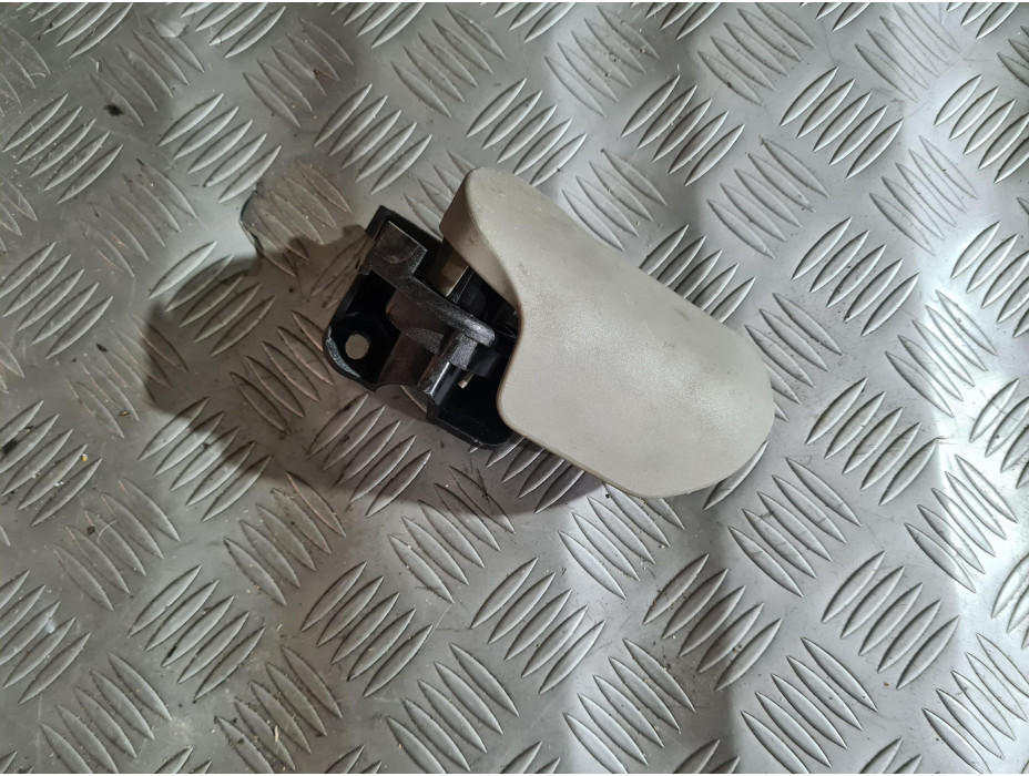 Ръчка за преден капак за Audi A6 C6 3.2 FSI Quattro