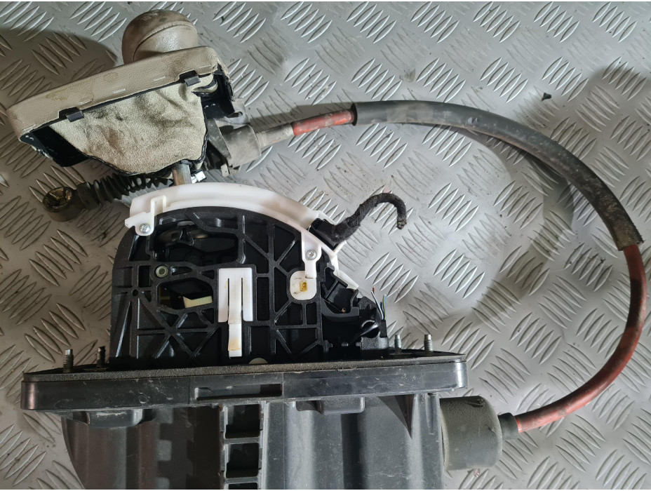 Скоростен лост за Audi A6 C6 2.7 TDI Quattro