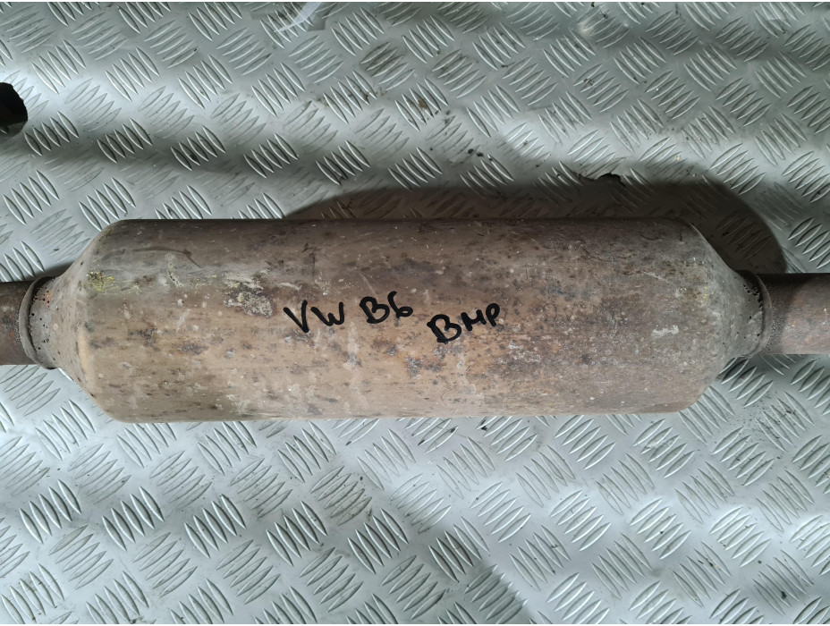 Средно гърне за VW Passat B6 2.0 TDI ВМР Средно гърне за VW Passat B6 2.0 TDI ВМР