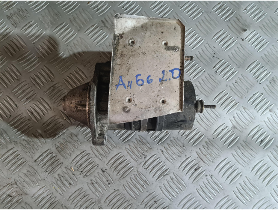 Стартер за Audi A4 B6 2.0 i