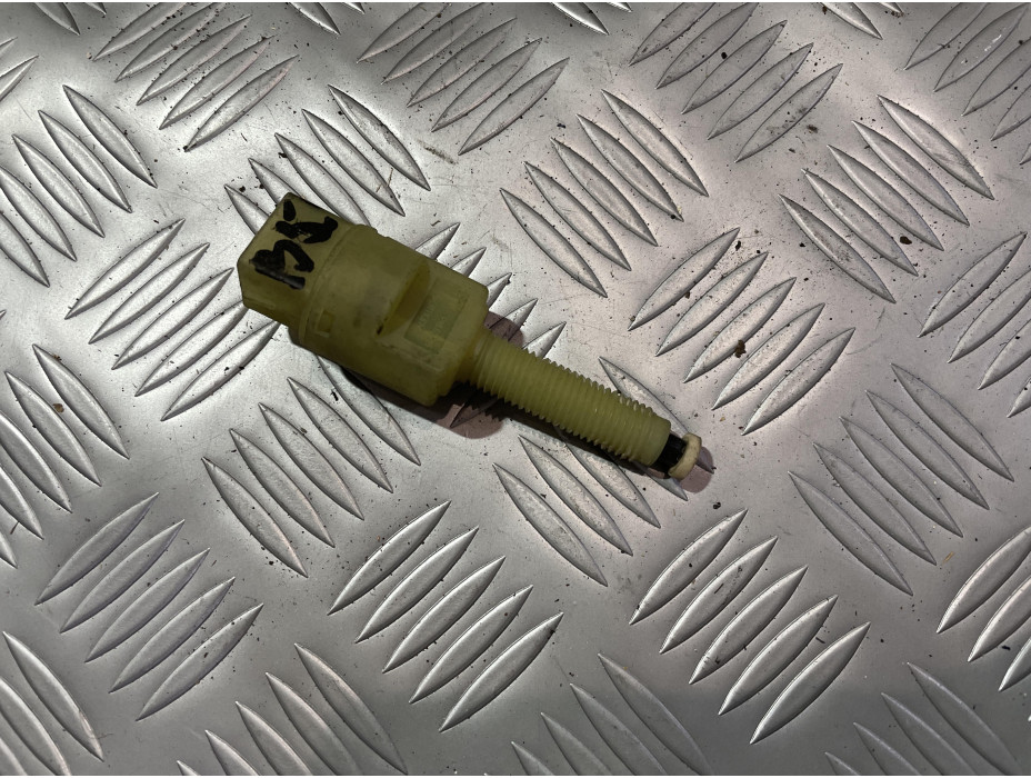 Стоп машинка - бяла за Фолксваген Пасат Б5.5 комби / VW Passat B5.5 2.5 TDI Стоп машинка - бяла за Фолксваген Пасат Б5.5 комби / VW Passat B5.5 2.5 TDI