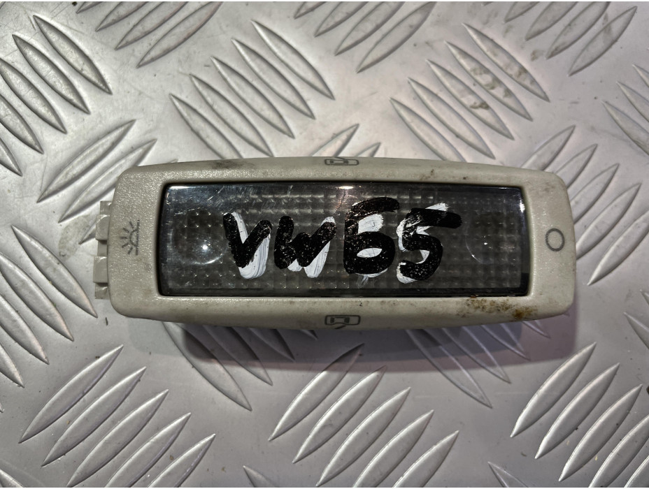 Страничен плафон за Volkswagen Passat B5 Страничен плафон за Volkswagen Passat B5