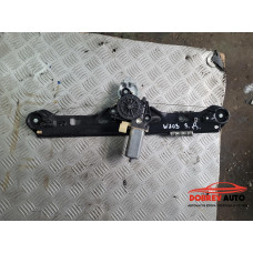 Стъклоповдигач (заден десен) за Mercedes C Class W203