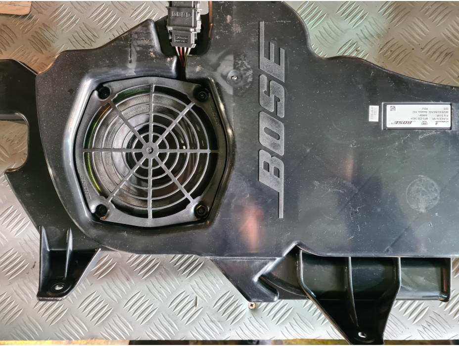 Субуфер BOSE за Audi A3 8P Hatchback