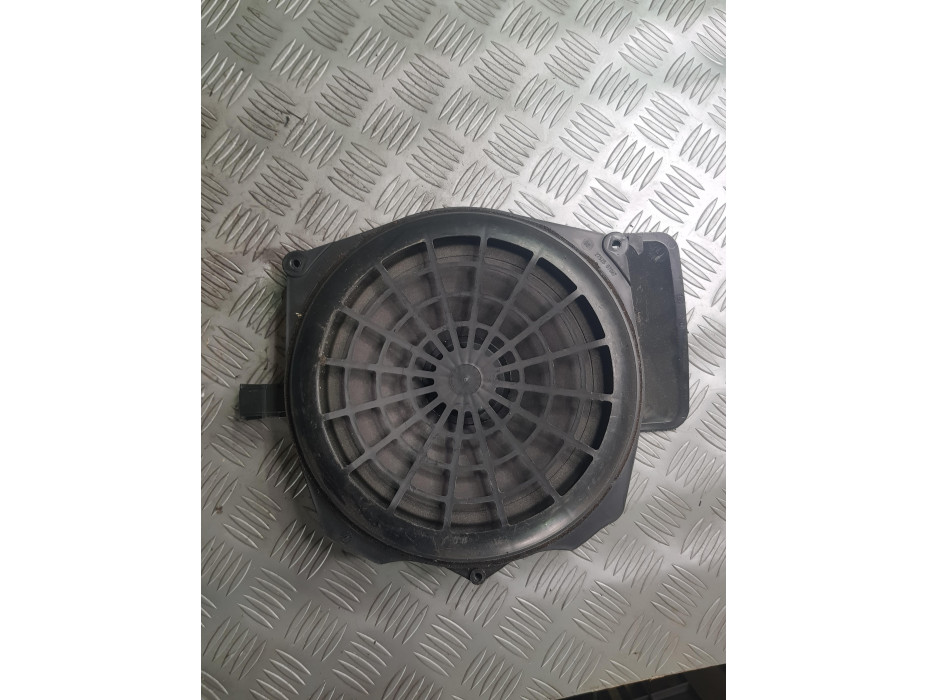 Субуфер за Audi A4 B6 Sedan