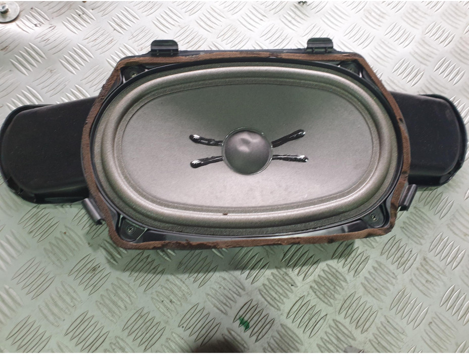 Субуфер за Mercedes S350 CDI Facelift