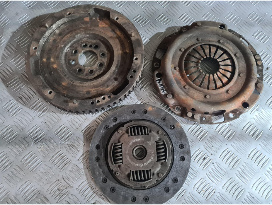 Съединител за Mercedes A 140 W 168 Съединител за Mercedes A 140 W 168