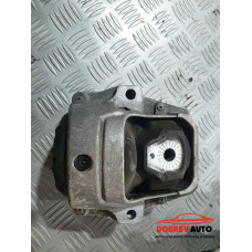 Тампон двигател (десен) за Audi A5 8T 2.0 TDI Sportback