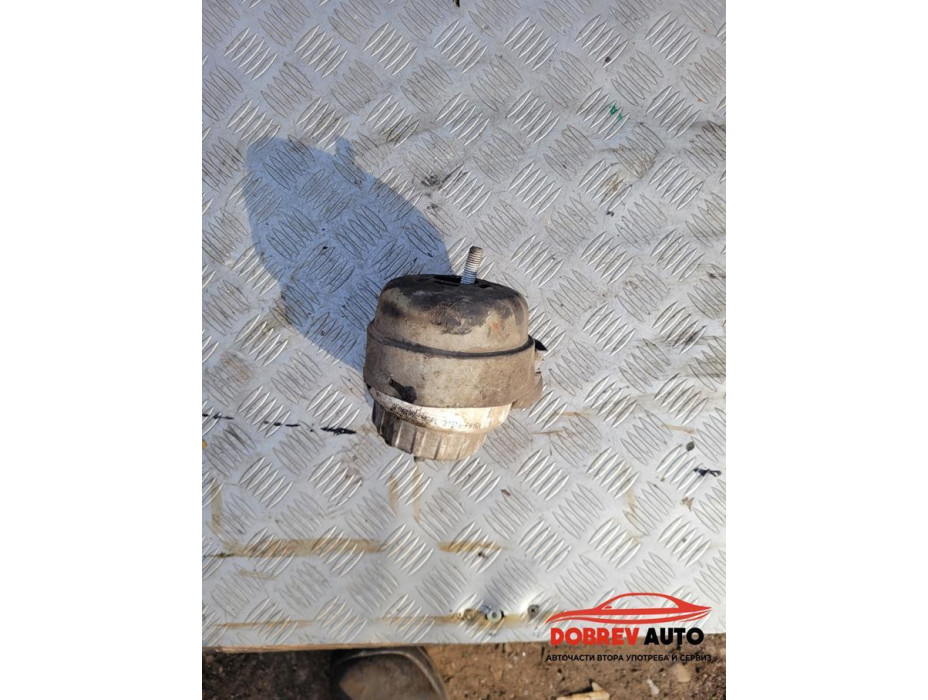 Тампон двигател за Audi A6 C6 Тампон двигател за Audi A6 C6