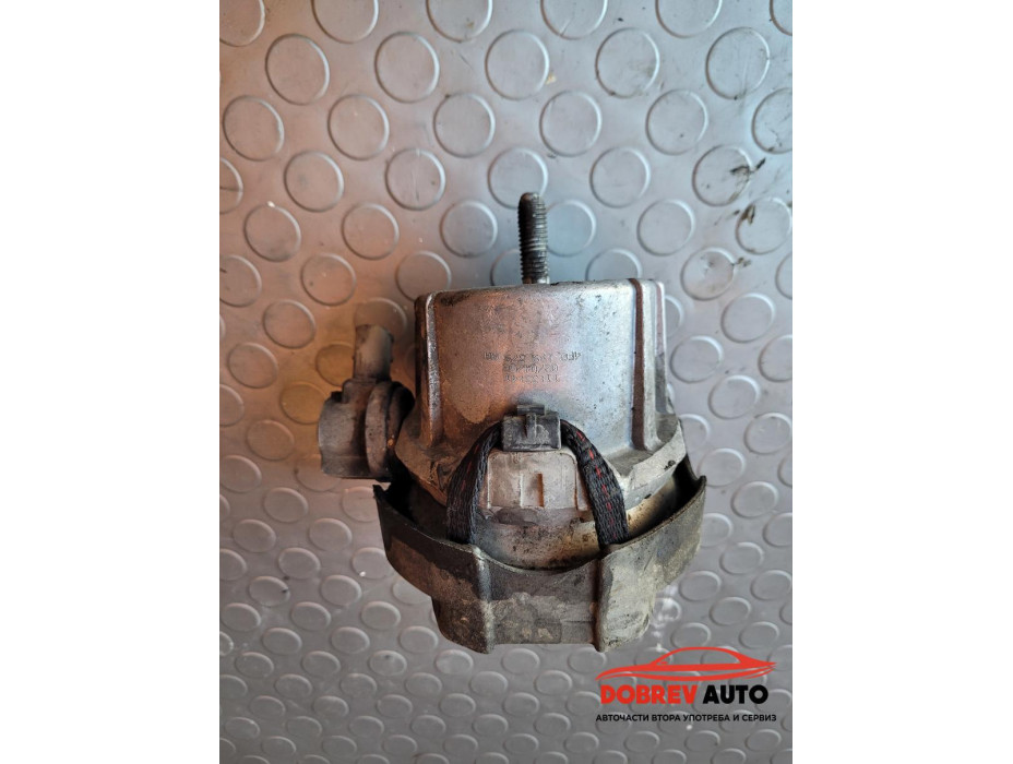 Тампон двигател (ляв) за Audi RS6 4F Тампон двигател (ляв) за Audi RS6 4F