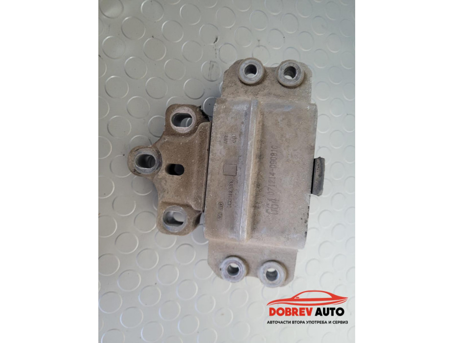 Тампон двигател (ляв) за VW Passat B6 2.0 TDI BKP Sedan Тампон двигател (ляв) за VW Passat B6 2.0 TDI BKP Sedan