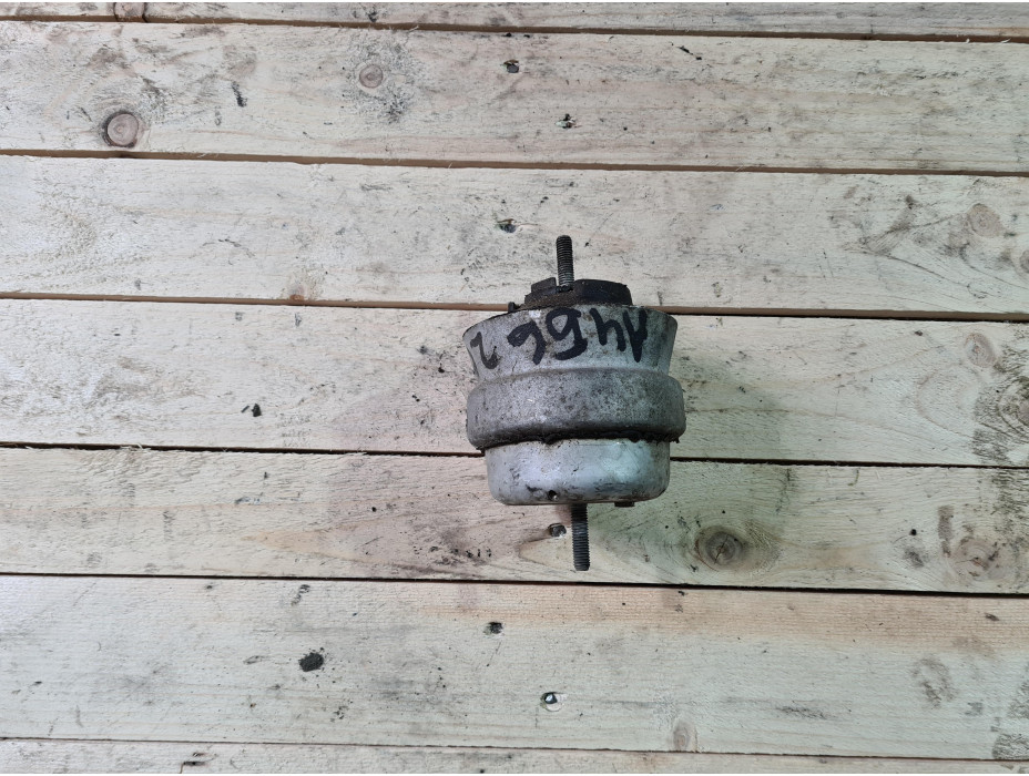 Тампон за двигател за Ауди А4 Б6 2.0и / Audi A4 B6 2.0i Тампон за двигател за Ауди А4 Б6 2.0и / Audi A4 B6 2.0i