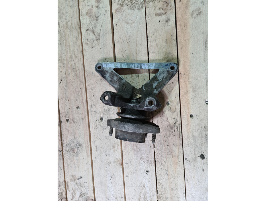 Тампон за ръчна скоростна кутия за Ауди А4 Б6 2.0и / Audi A4 B6 2.0i Тампон за ръчна скоростна кутия за Ауди А4 Б6 2.0и / Audi A4 B6 2.0i