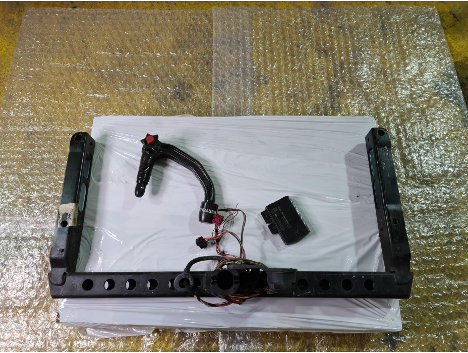 Теглич за Ауди А4 Б8 / Audi A4 B8 2.0 TDI комби Теглич за Ауди А4 Б8 / Audi A4 B8 2.0 TDI комби