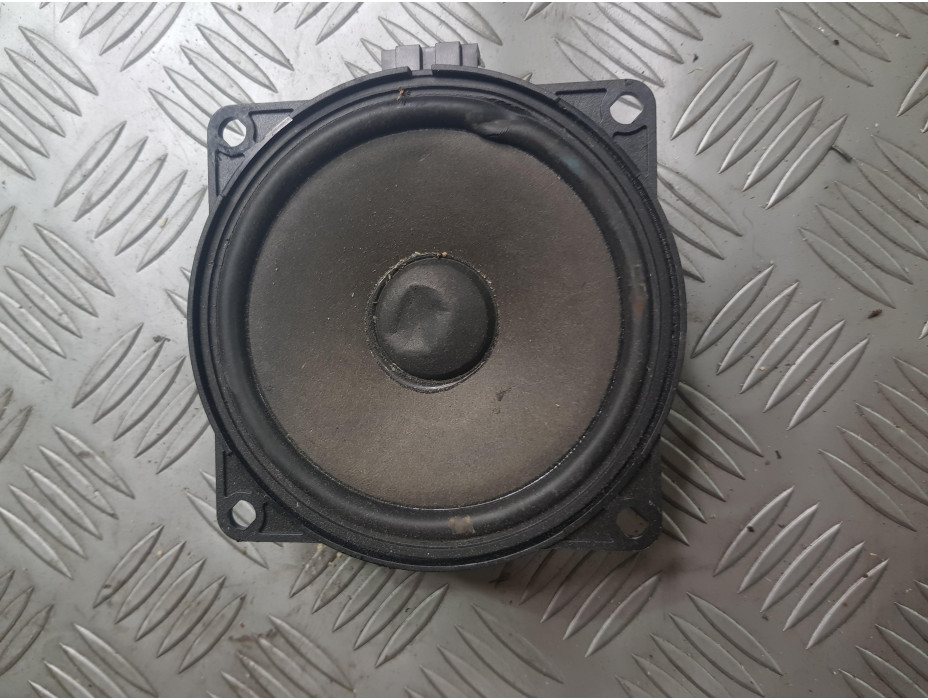Тонколона за Volkswagen Golf 5