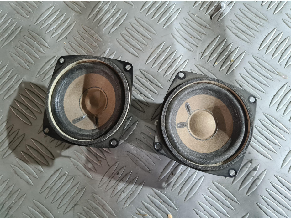 Тонколона за табло BOSE за Audi A6 C6 3.2 FSI Quattro