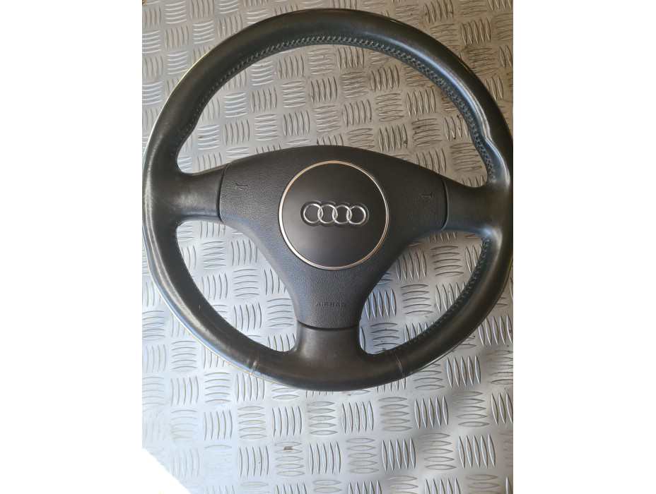 Трилъчев волан с еърбег за Audi A3 8P