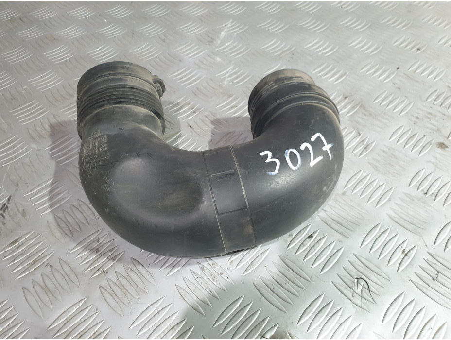 Тръба - въздухозаборник за Volkswagen Passat B6 2.0TDI 140кс Тръба - въздухозаборник за Volkswagen Passat B6 2.0TDI 140кс