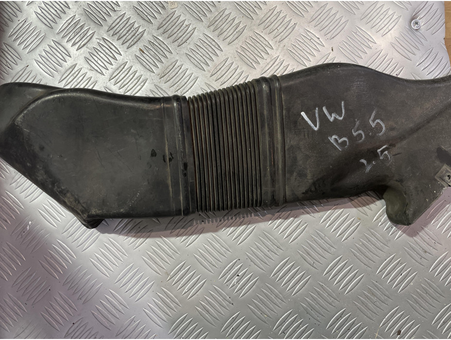 Тръба за въздушна кутия за Фолксваген Пасат Б5.5 комби / VW Passat B5.5  2.5 TDI
