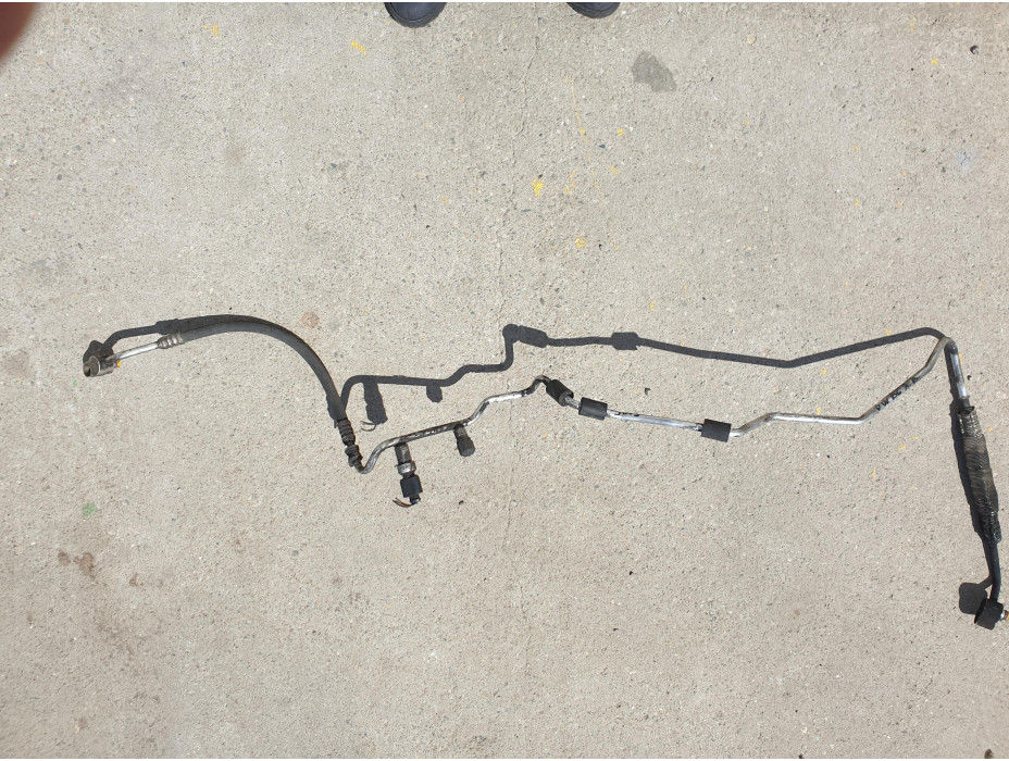 Тънък климатичен маркуч за VW Passat B6 2.0 TDI