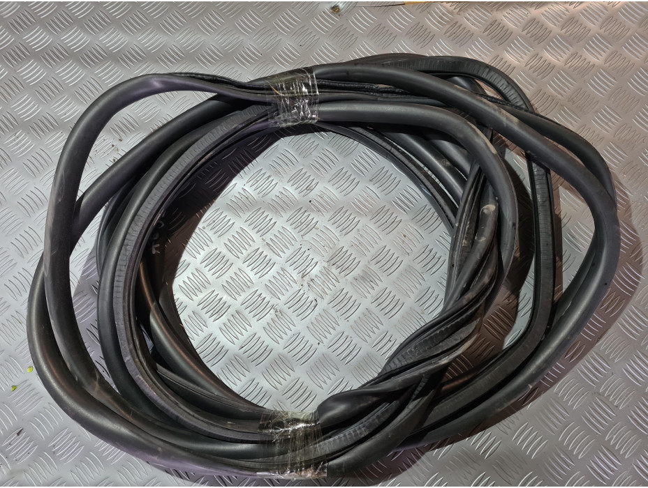 Уплатнения за врати за Audi A8 D3 Уплатнения за врати за Audi A8 D3