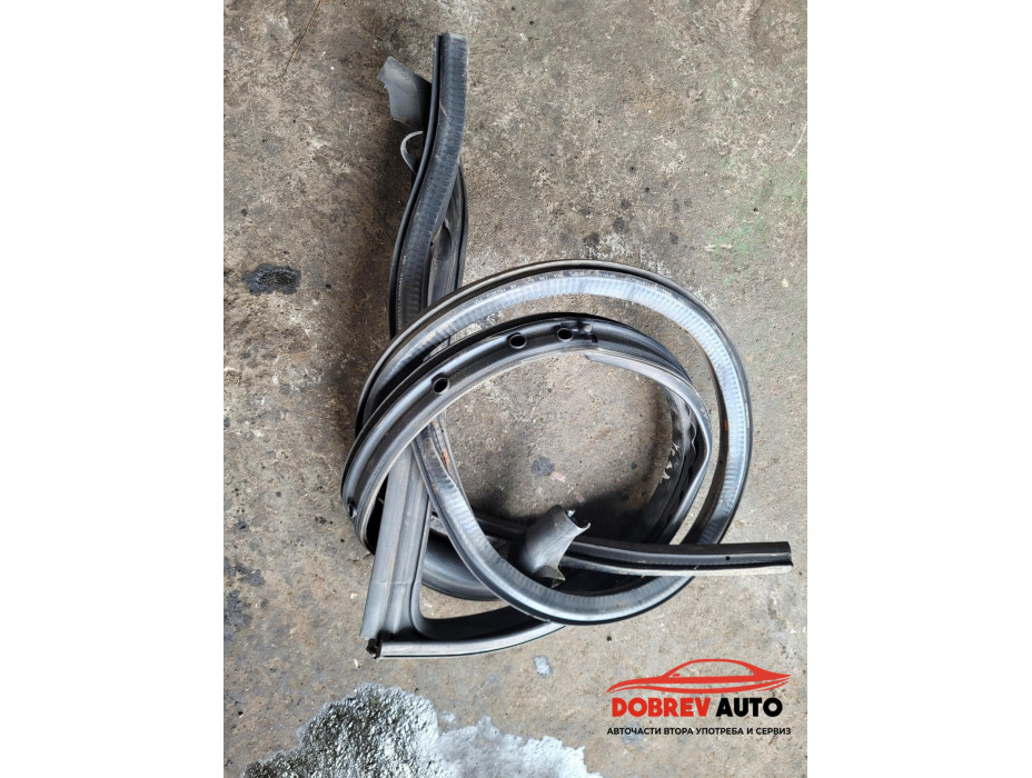 Уплътнение врата (задна дясна) за VW CC 2.0 TDI Уплътнение врата (задна дясна) за VW CC 2.0 TDI