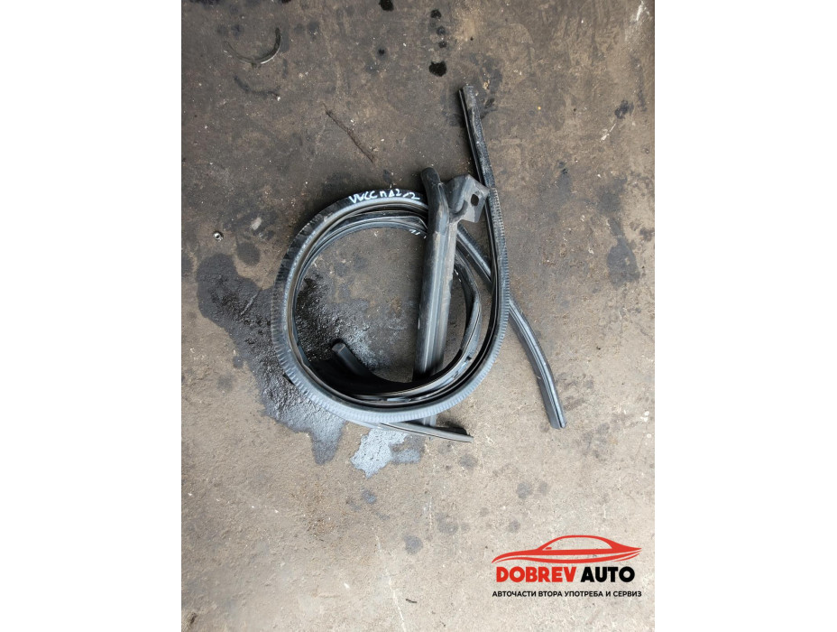 Уплътнение врата (предна дясна) за VW CC 2.0 TDI Уплътнение врата (предна дясна) за VW CC 2.0 TDI