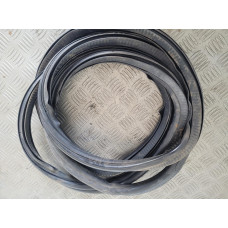 Уплътнение врата (предна лява) за Mercedes Viano W639