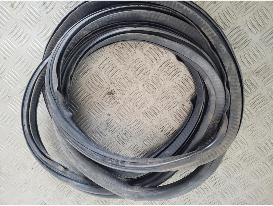 Уплътнение врата (предна лява) за Mercedes Viano W639