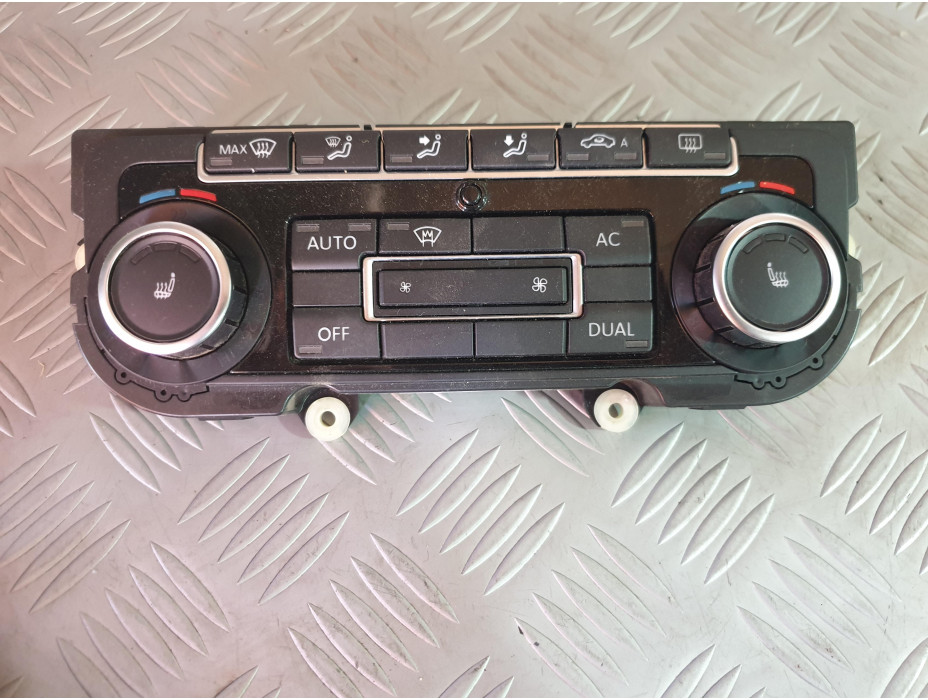 Управление за климатроник с подгряване на седалки и предно стъкло за VW Passat CC 2.0 TSI