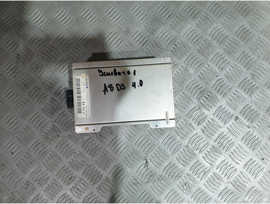 Усилвател Becker за Audi A8 D3