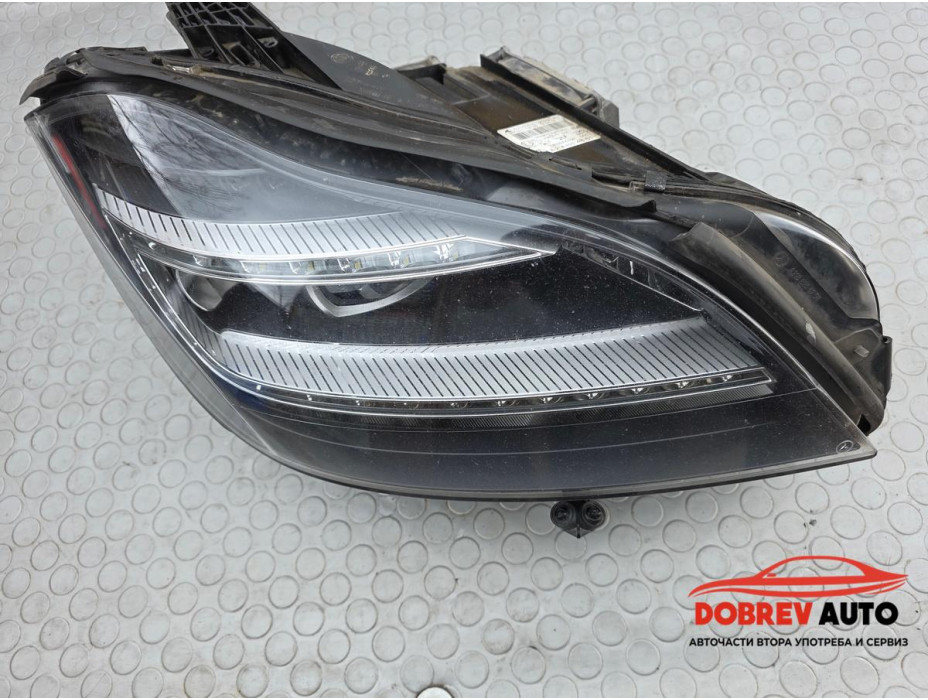Фар (десен - LED) за Mercedes CLS W218 - оборудван