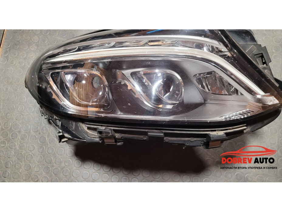 Фар (десен) LED за Mercedes GLE C292 (оборудван) Фар (десен) LED за Mercedes GLE C292 (оборудван)