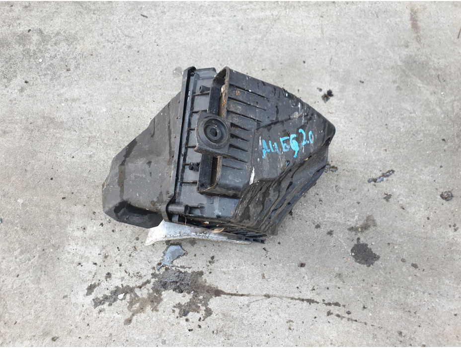 Филтърна кутия за Audi A4 B6 Филтърна кутия за Audi A4 B6