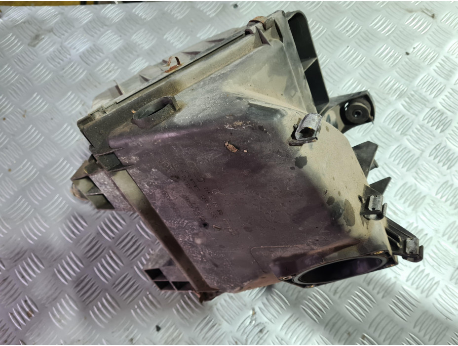 Филтърна кутия за Audi A6 C5 2.4 i Automat Sedan Филтърна кутия за Audi A6 C5 2.4 i Automat Sedan