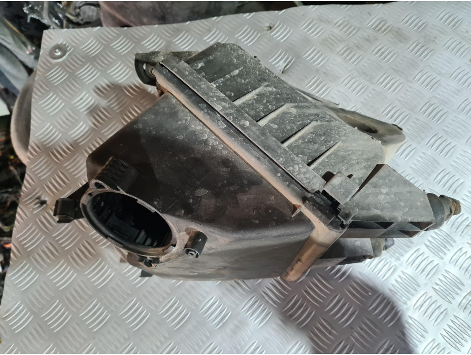 Филтърна кутия за VW Passat B5 2.5 TDI