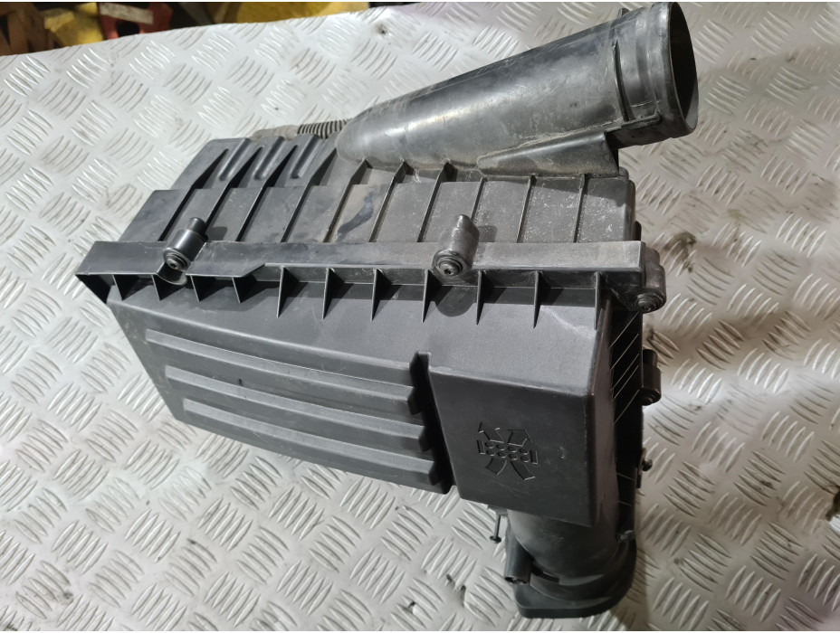 Филтърна кутия за VW Passat B6 2.0 TDI BMP Филтърна кутия за VW Passat B6 2.0 TDI BMP