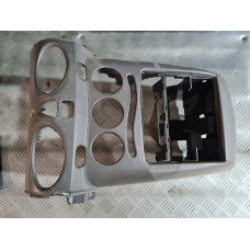 Централна конзола- кора за Mercedes A 170 CDI W 168 Централна конзола- кора за Mercedes A 170 CDI W 168