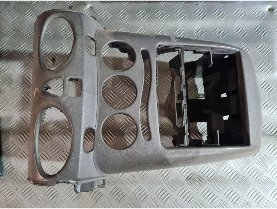 Централна конзола- кора за Mercedes A 170 CDI W 168