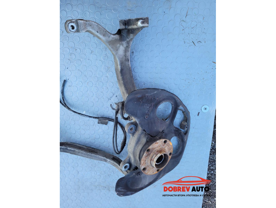 Шенкел (преден десен) за Audi RS6 4F